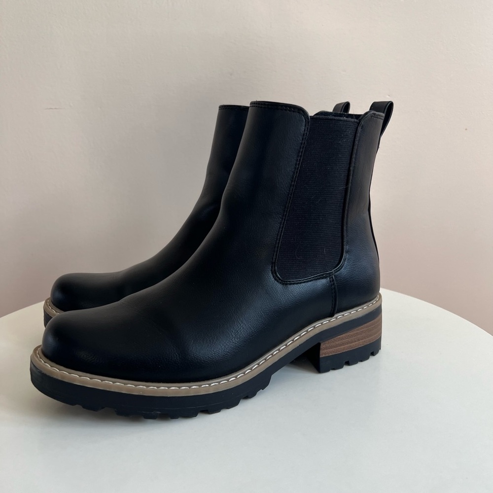 Universal Thread Black Ankle Booties